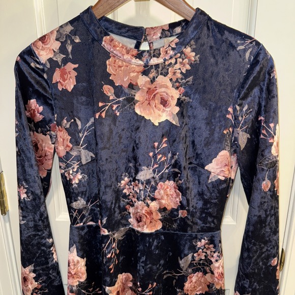 Altar'd State Women's Floral Navy Crushed Velvet Dress Long Sleeve Small Mini - Picture 4 of 8